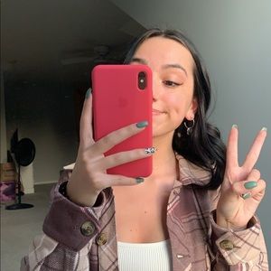 Meet your Posher, Danielle